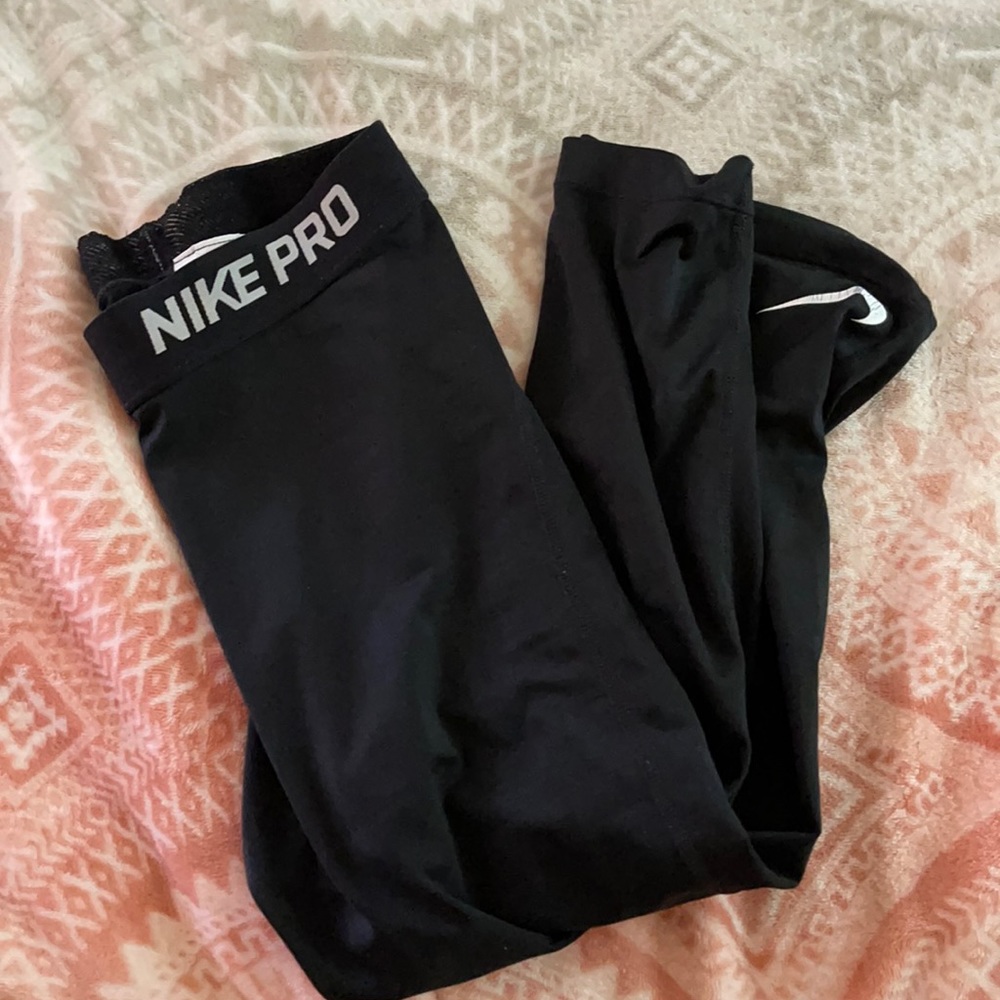 Nike pro capris